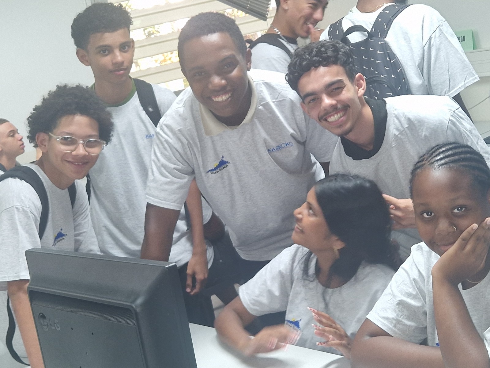 Apres-la-passation-differents-ateliers-proposes-en-attendant-les-resultats3_Challenge-inter-etablissement-a-travers-un-kahoot-que-nos-6-finalistes-ont-bien-releve
